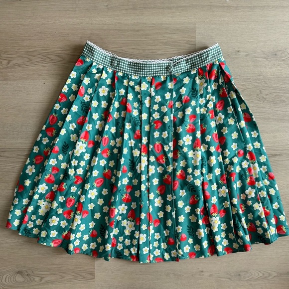 Unique Vintage Dresses & Skirts - Unique Vintage Strawberry Gingham Skirt Floral eyelet EUC Plus Size 1X or 16